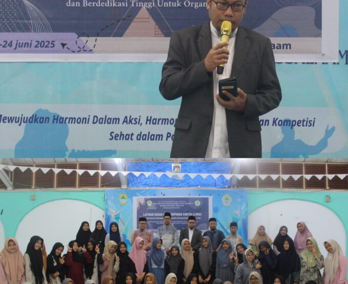 Kegiatan Latihan Dasar Kepemimpinan Santri (LDKS)